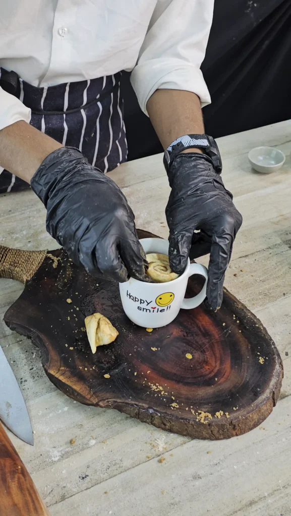 cinnamon roll cake in mug